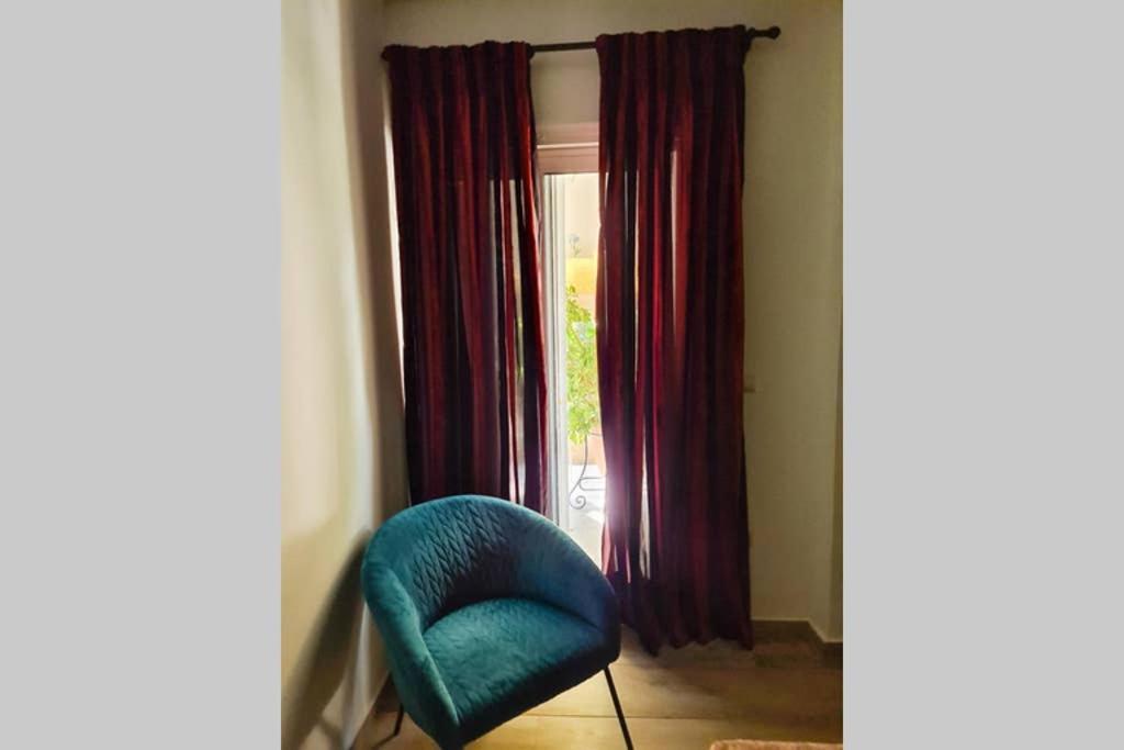 Modern Apt In The Heart Of Glyfada - Literally!! Atenas Exterior foto
