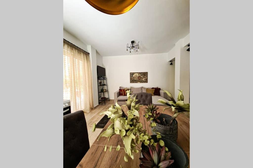 Modern Apt In The Heart Of Glyfada - Literally!! Atenas Exterior foto